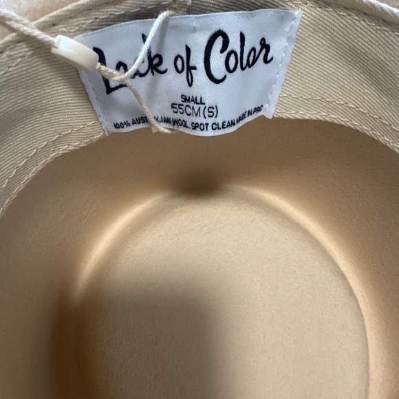 Lack of color - Picture 3 of 3